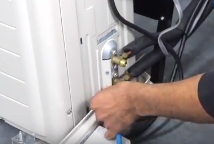 How To Pump Down a Mini Split Air Conditioner Heat Pump Step 3